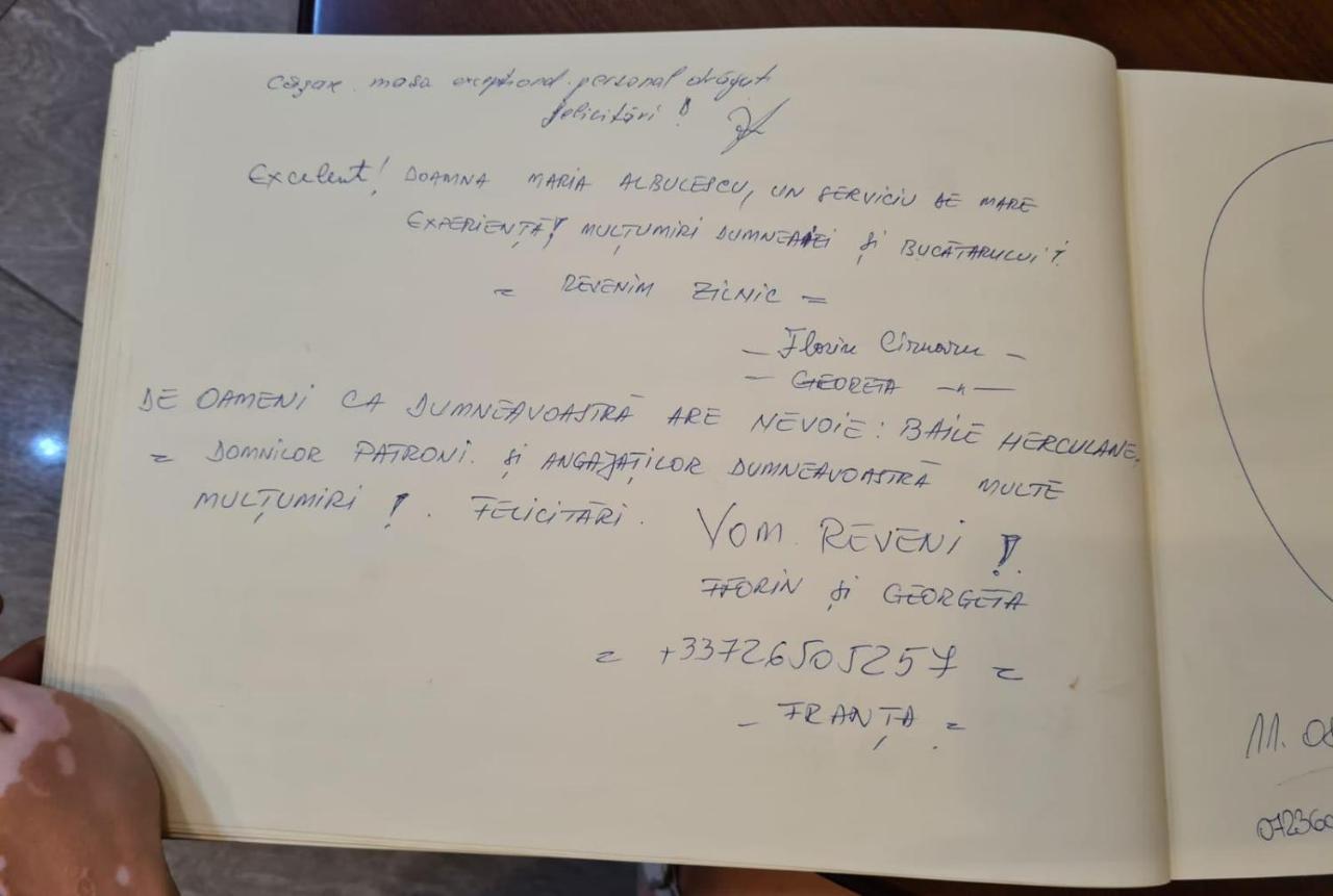 Hotel Holiday Maria Băile Herculane المظهر الخارجي الصورة