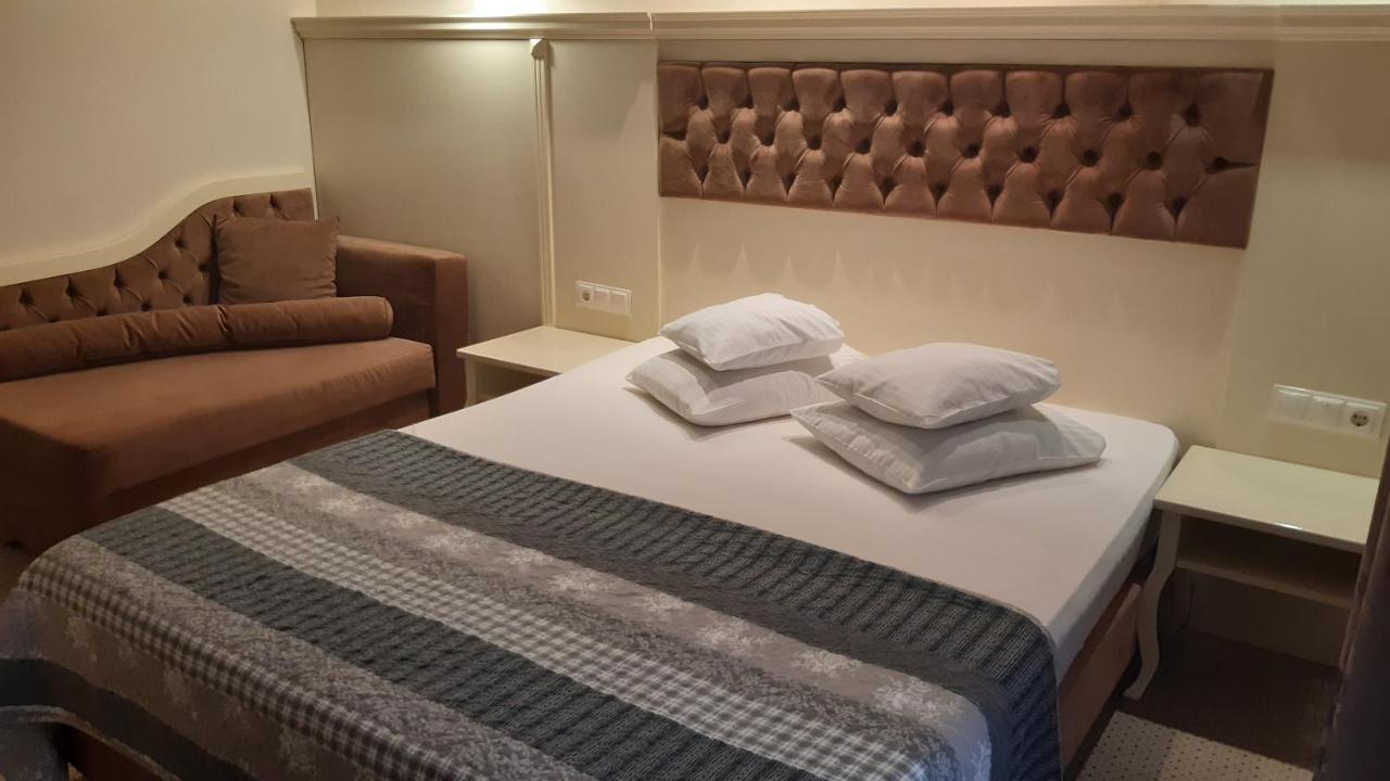 Hotel Holiday Maria Băile Herculane المظهر الخارجي الصورة