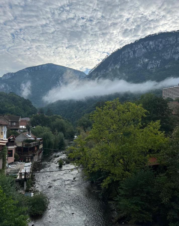 Hotel Holiday Maria Băile Herculane المظهر الخارجي الصورة
