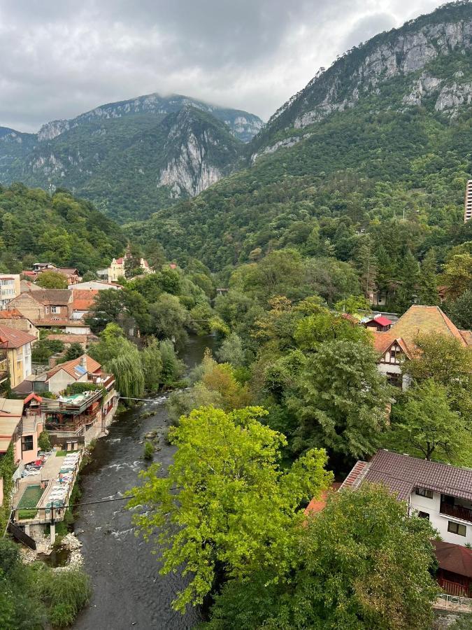 Hotel Holiday Maria Băile Herculane المظهر الخارجي الصورة