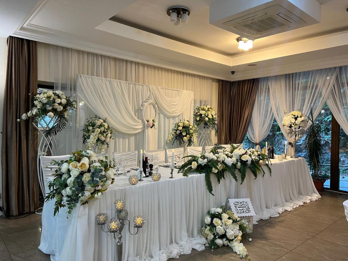 Hotel Holiday Maria Băile Herculane المظهر الخارجي الصورة