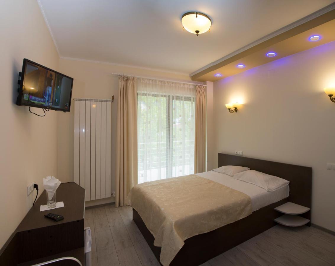 Hotel Holiday Maria Băile Herculane المظهر الخارجي الصورة