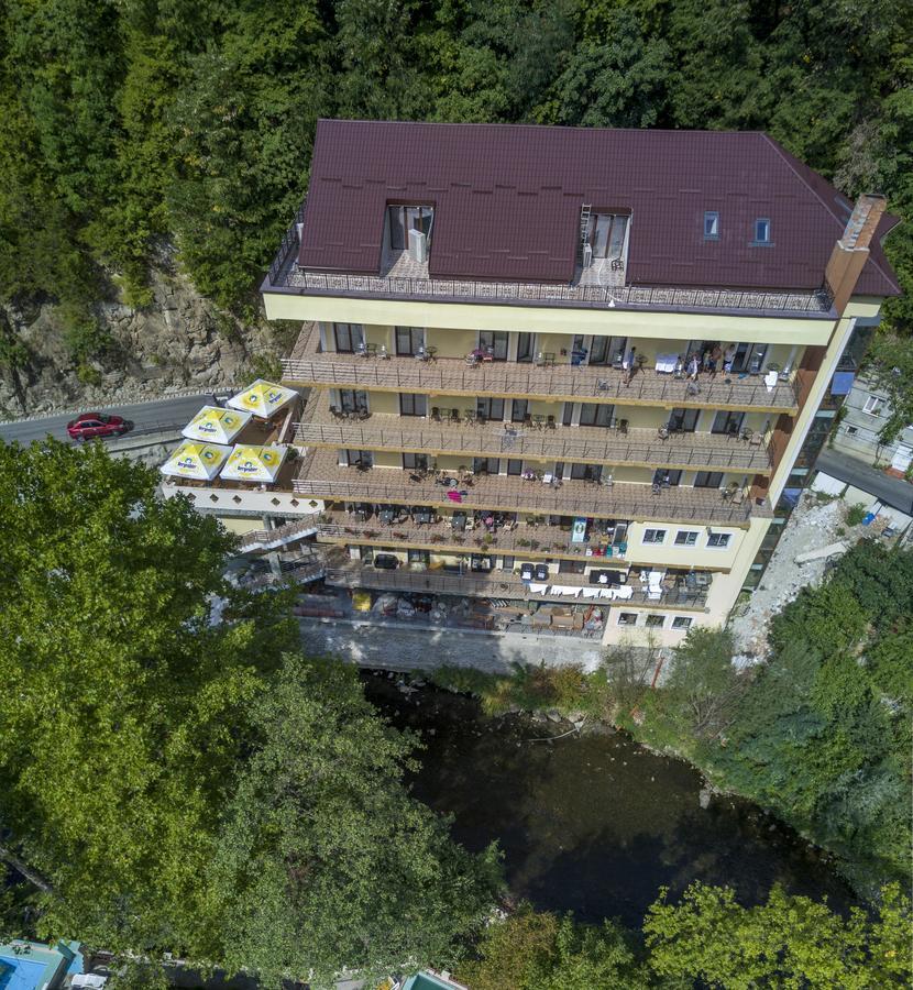 Hotel Holiday Maria Băile Herculane المظهر الخارجي الصورة