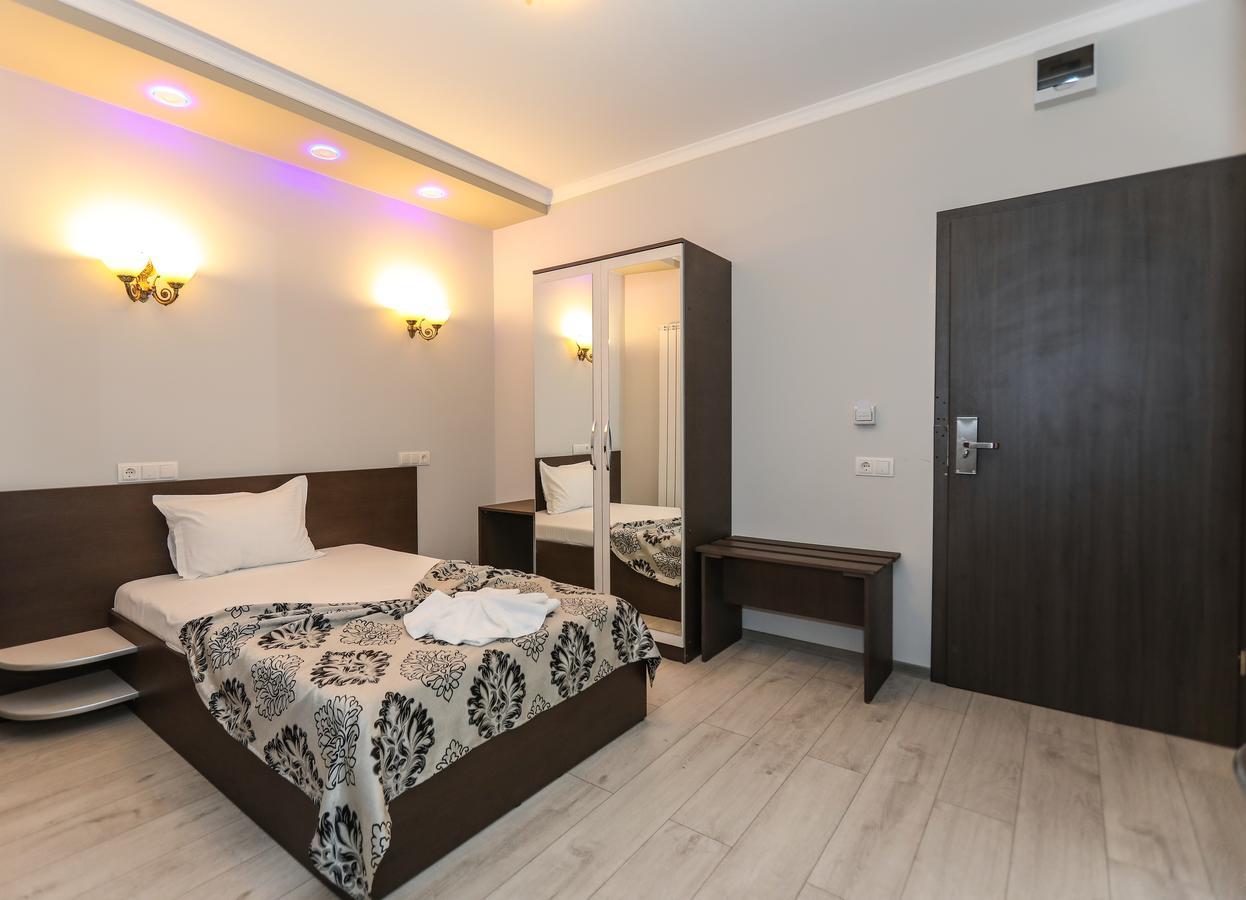 Hotel Holiday Maria Băile Herculane المظهر الخارجي الصورة