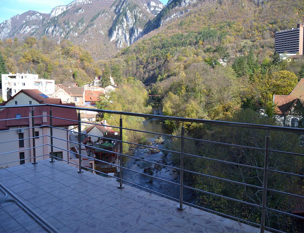 Hotel Holiday Maria Băile Herculane المظهر الخارجي الصورة