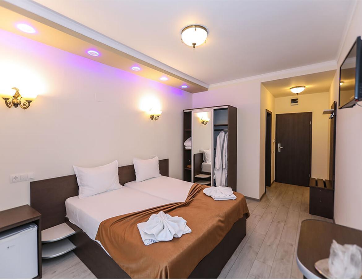 Hotel Holiday Maria Băile Herculane المظهر الخارجي الصورة