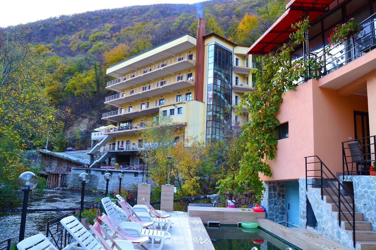 Hotel Holiday Maria Băile Herculane المظهر الخارجي الصورة