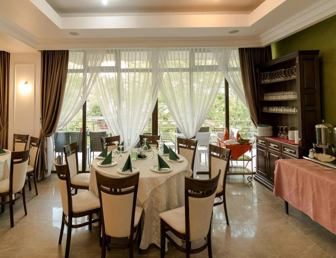Hotel Holiday Maria Băile Herculane المظهر الخارجي الصورة