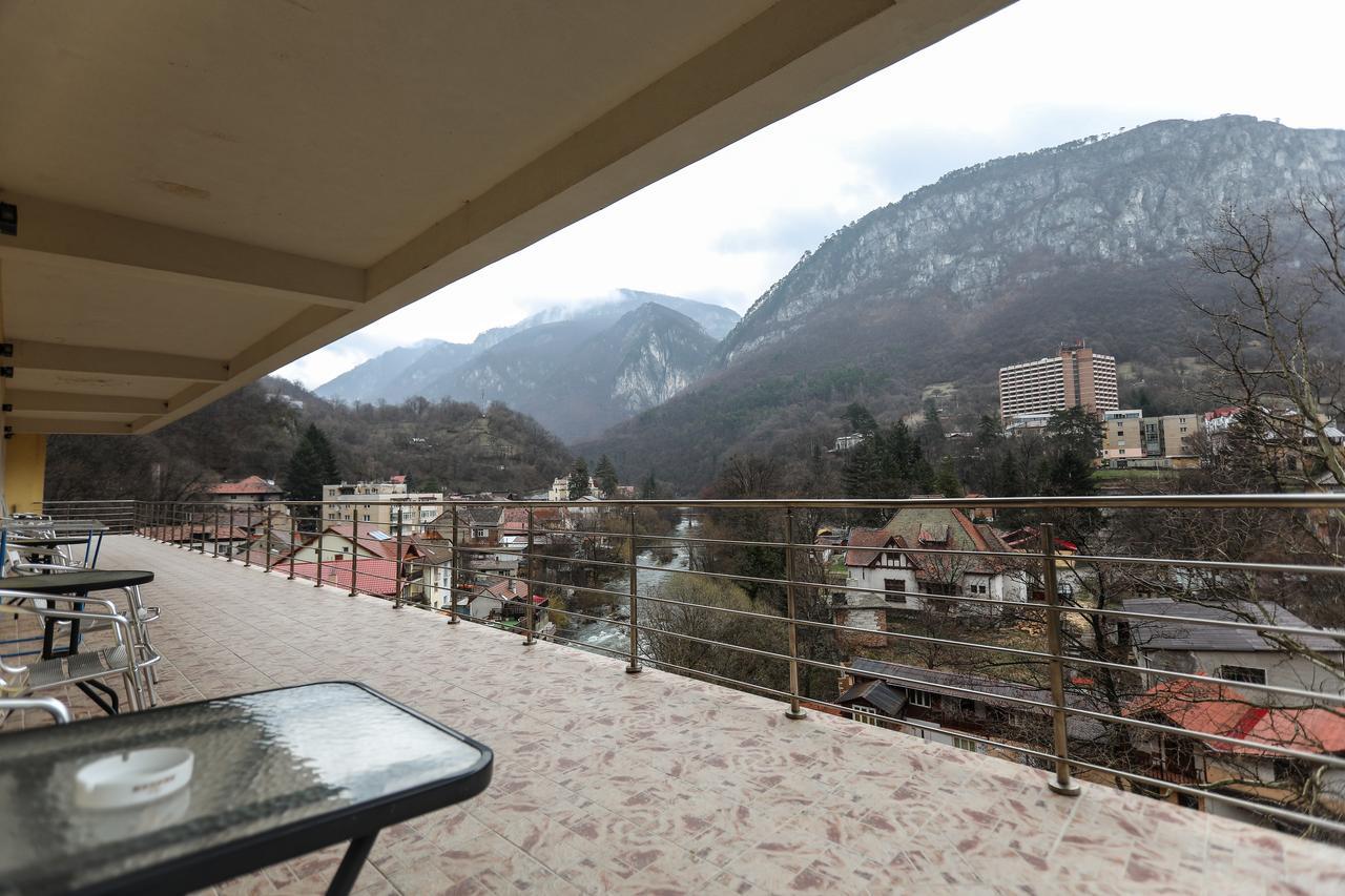 Hotel Holiday Maria Băile Herculane المظهر الخارجي الصورة
